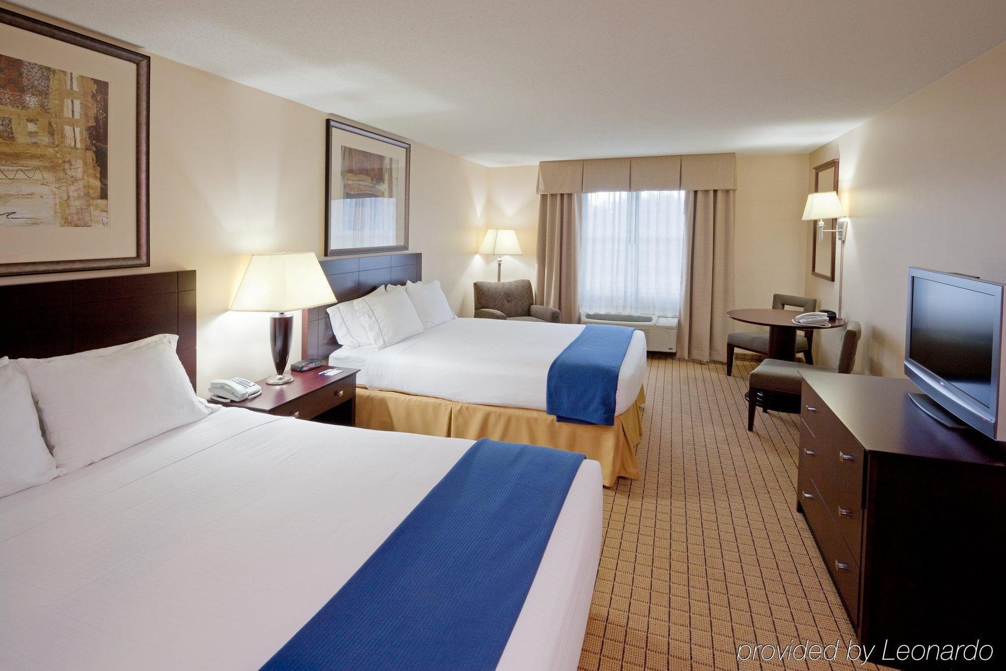 Holiday Inn Express Hotel & Suites Rochester By Ihg Chambre photo