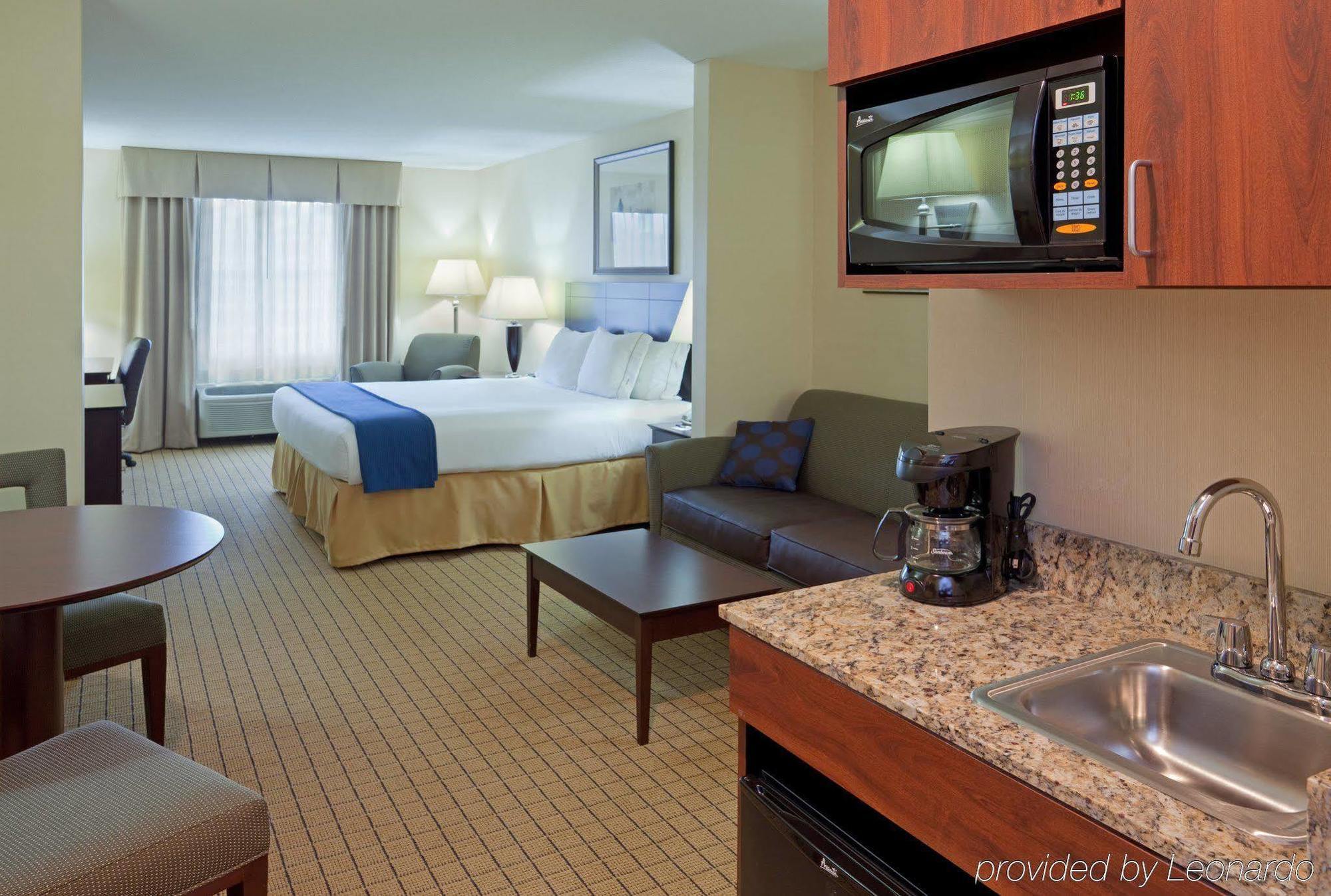 Holiday Inn Express Hotel & Suites Rochester By Ihg Chambre photo